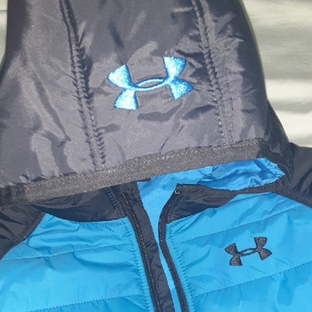 Under Armour Black and Blue Quilted Jacket Boys Size 7 - Picture 9 of 13
